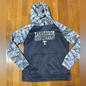 Tennessee Volunteers Camo Hoodie boys large